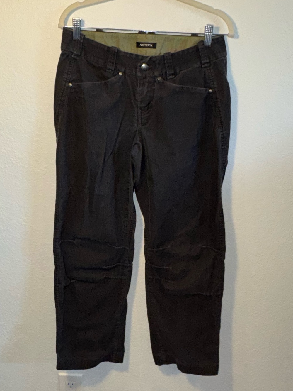 ARC’TERYX Gray Cotton Corduroy Relaxed Fit Pants Gorpcore Outdoors Size 6